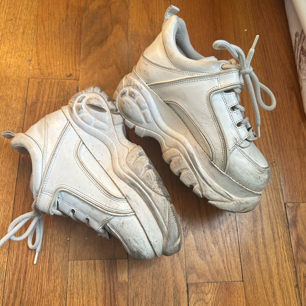 Buffalo London Lows in White